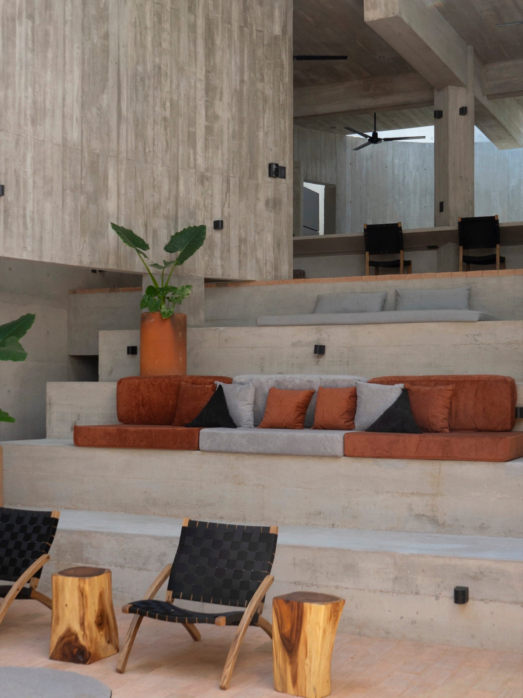 Casa Campeche, sala con sofá de piel